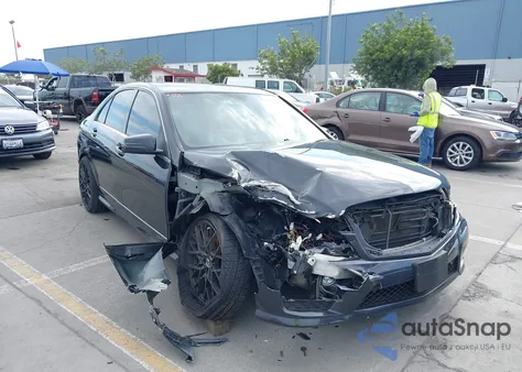 2012 Mercedes-Benz C 250 Sport z USA, uszkodzony, nr VIN WDDGF4HB7CA650152